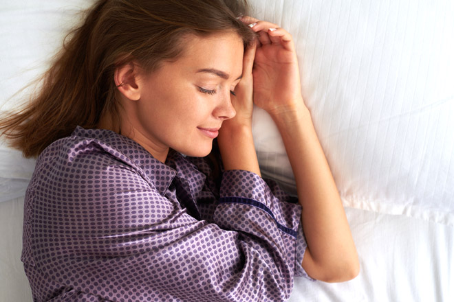 Sonno e intestino: dormi sul fianco sinistro?