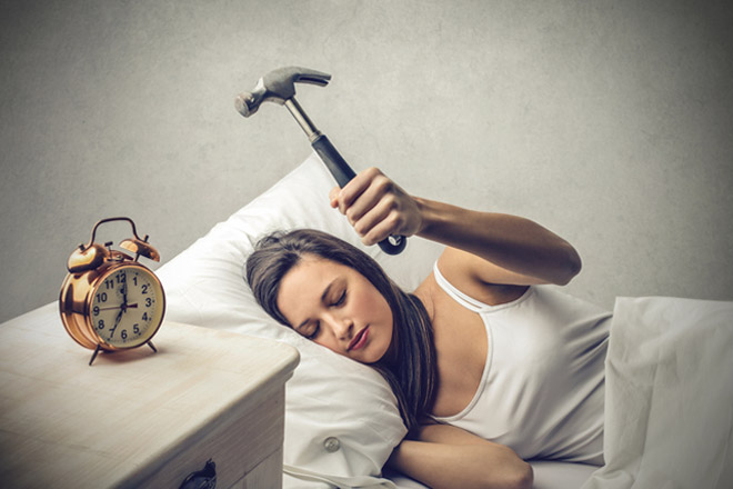 Come si svegliavano le persone prima dell’invenzione della sveglia?
